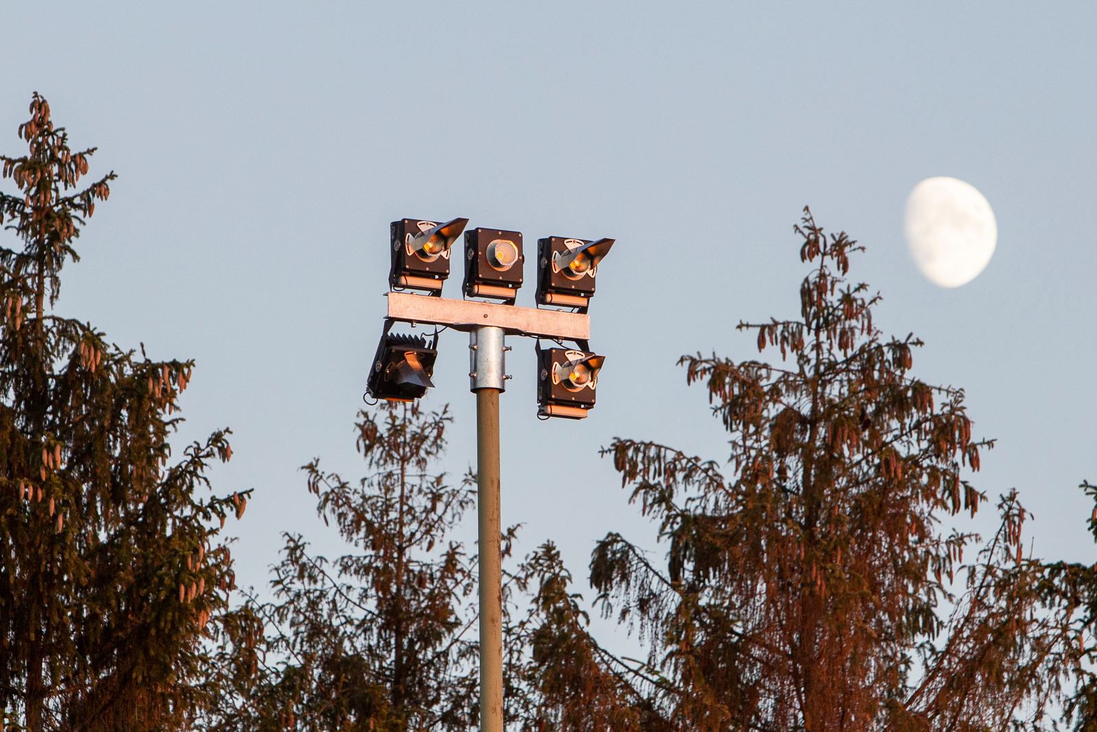 Sportplatz Agathaberg Mond